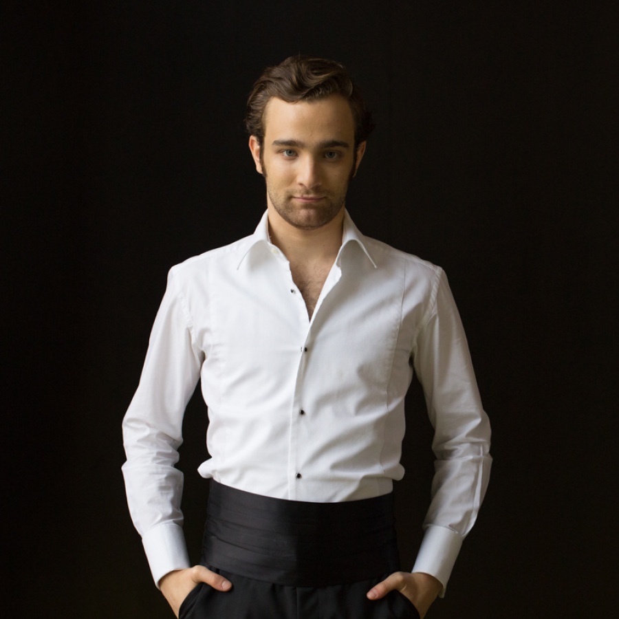 Headshot2021_TheoHoffman